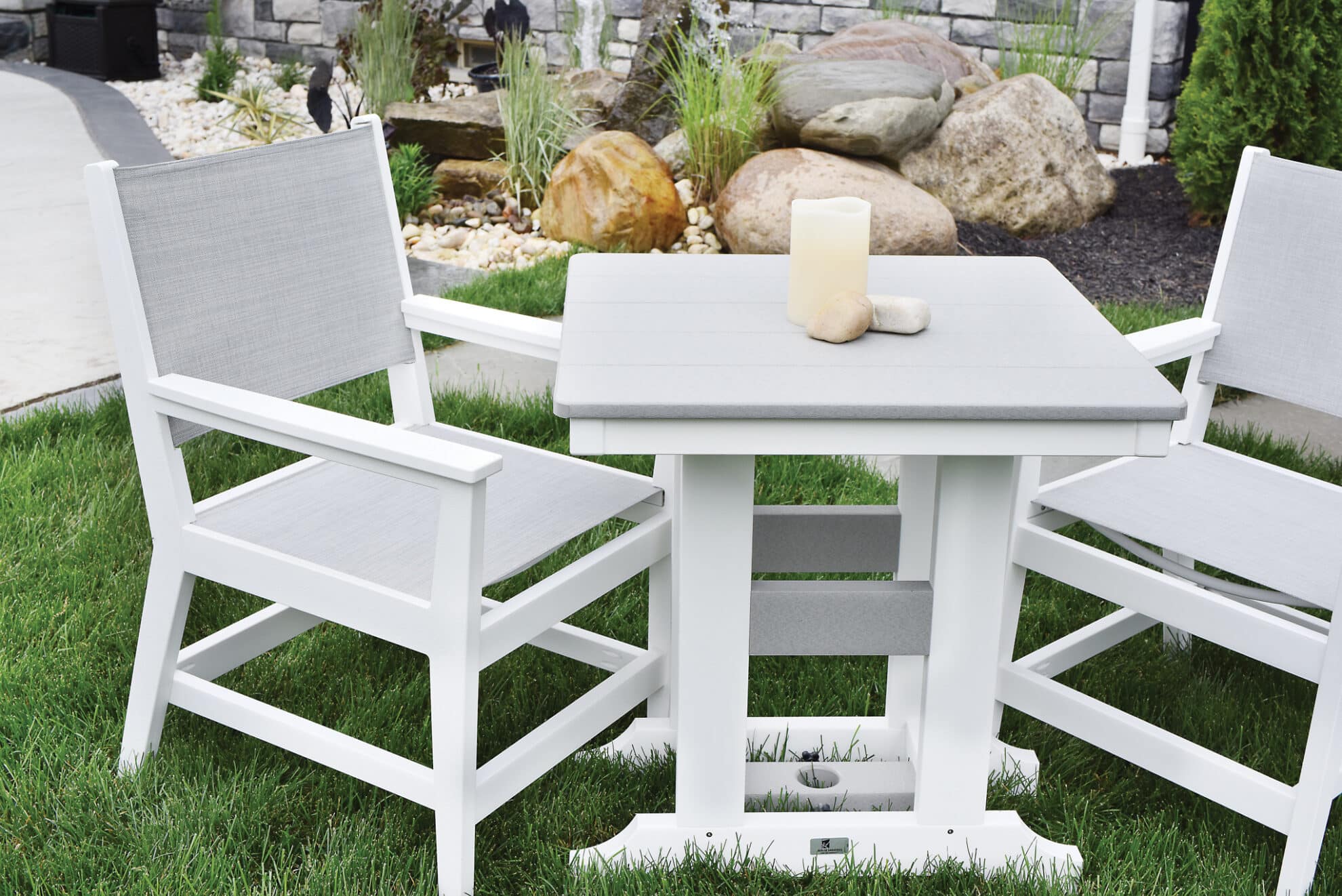 Garden Classic table with Mayhew sling chairs