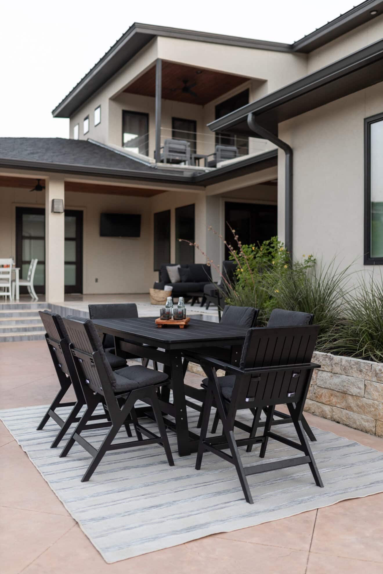 Hudson Table with Kinsley CHairs