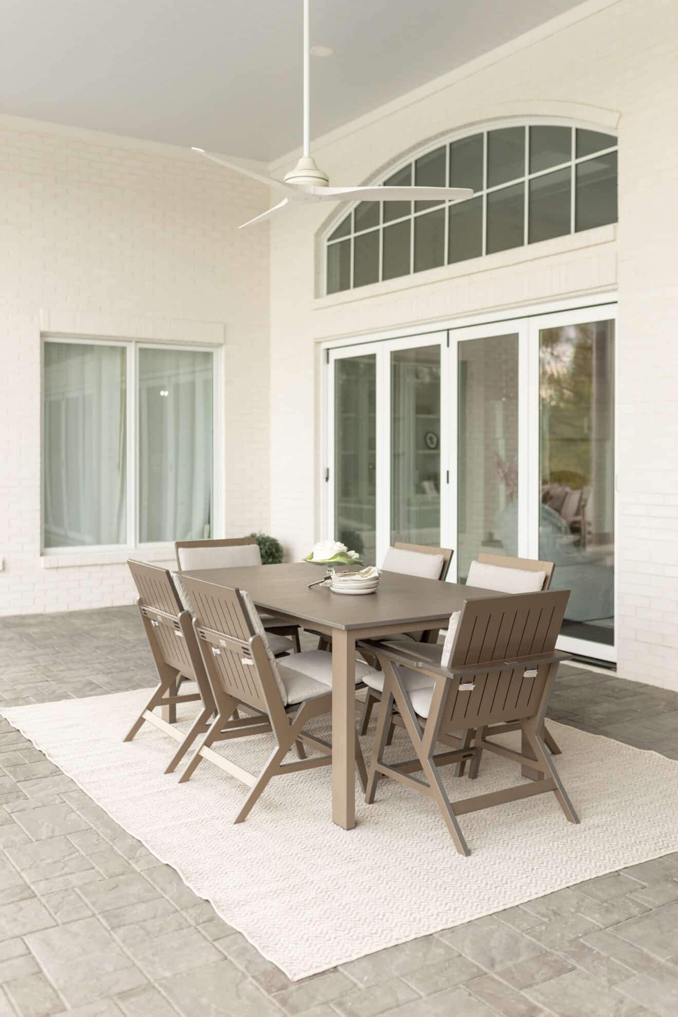 Berkley Expandable Table with Kinsley Dining Chairs