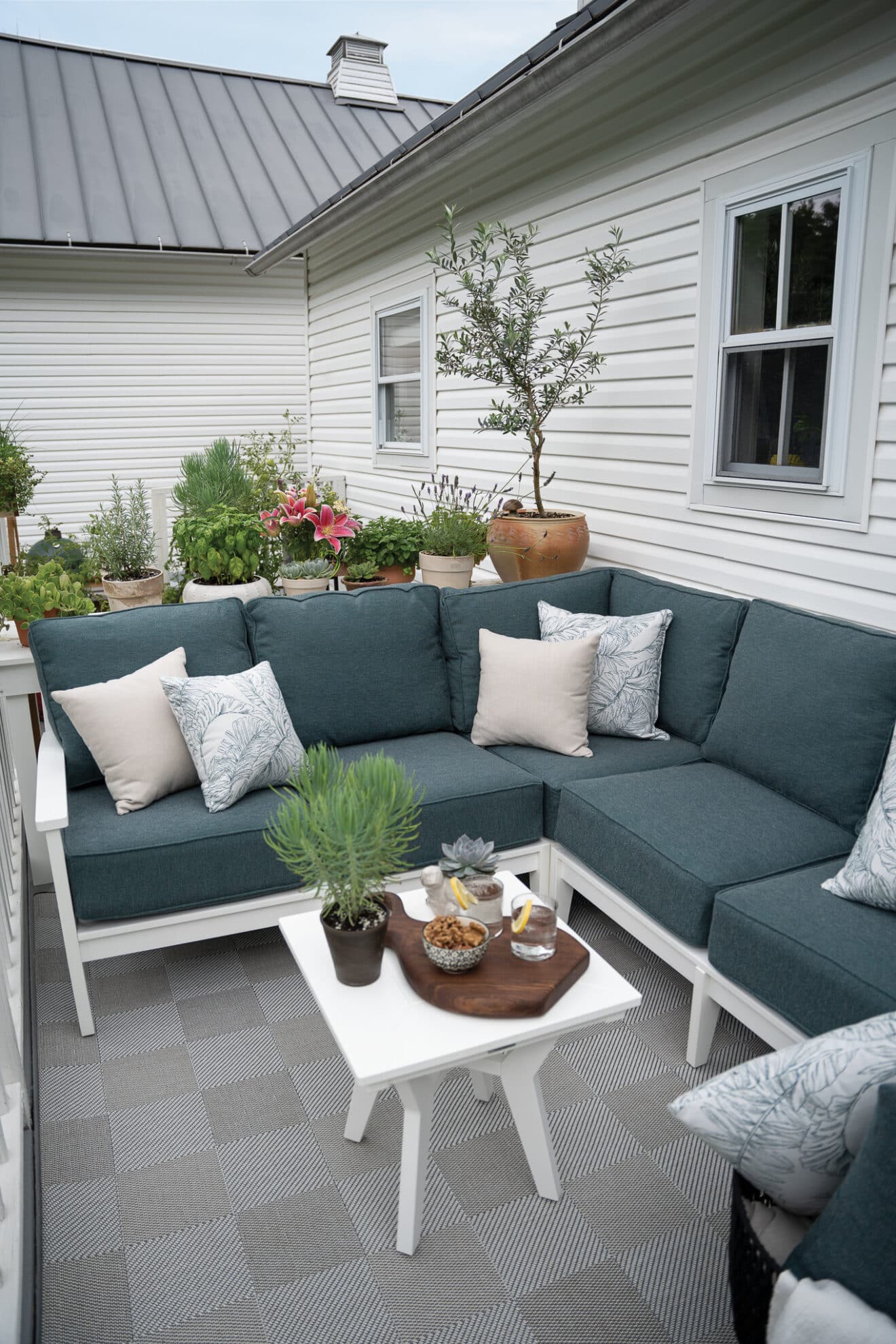 Mayhew sectional