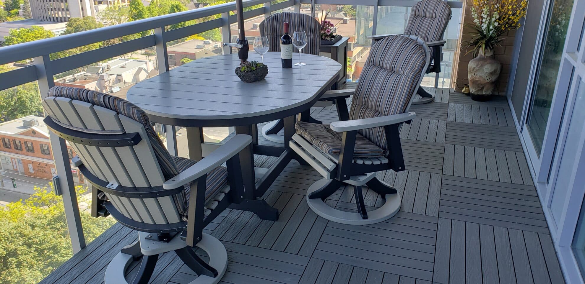 Garden Classic oblong table with swivel rocker chairs