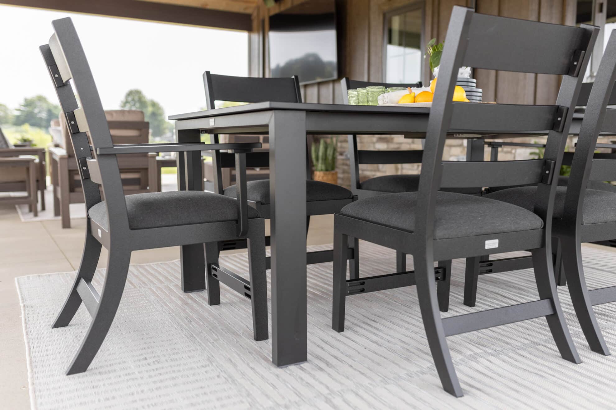 Parker Chairs with Berkley Expandable Table