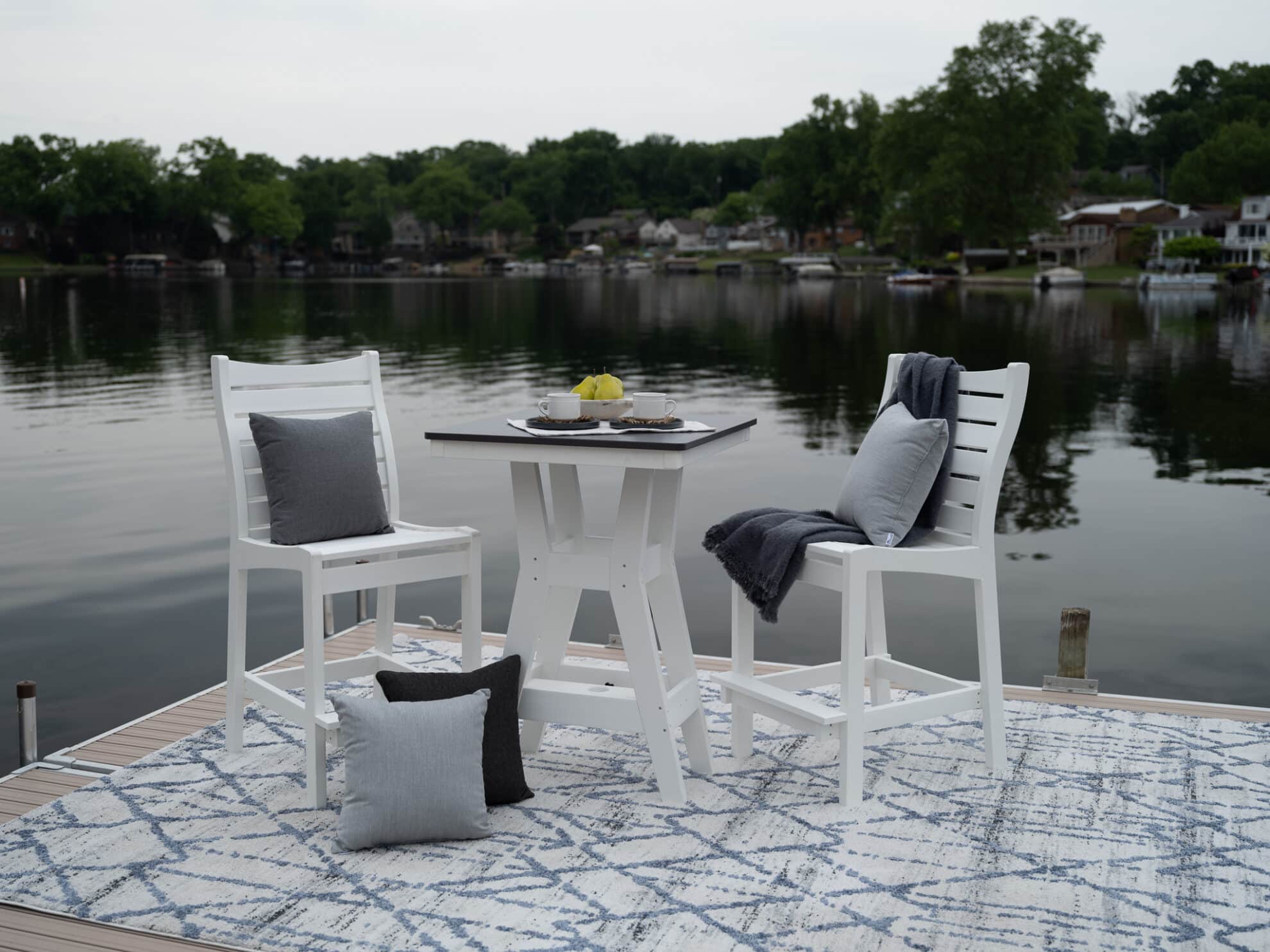 28 Inch Bar Height Harbor Table with Bristol Chairs