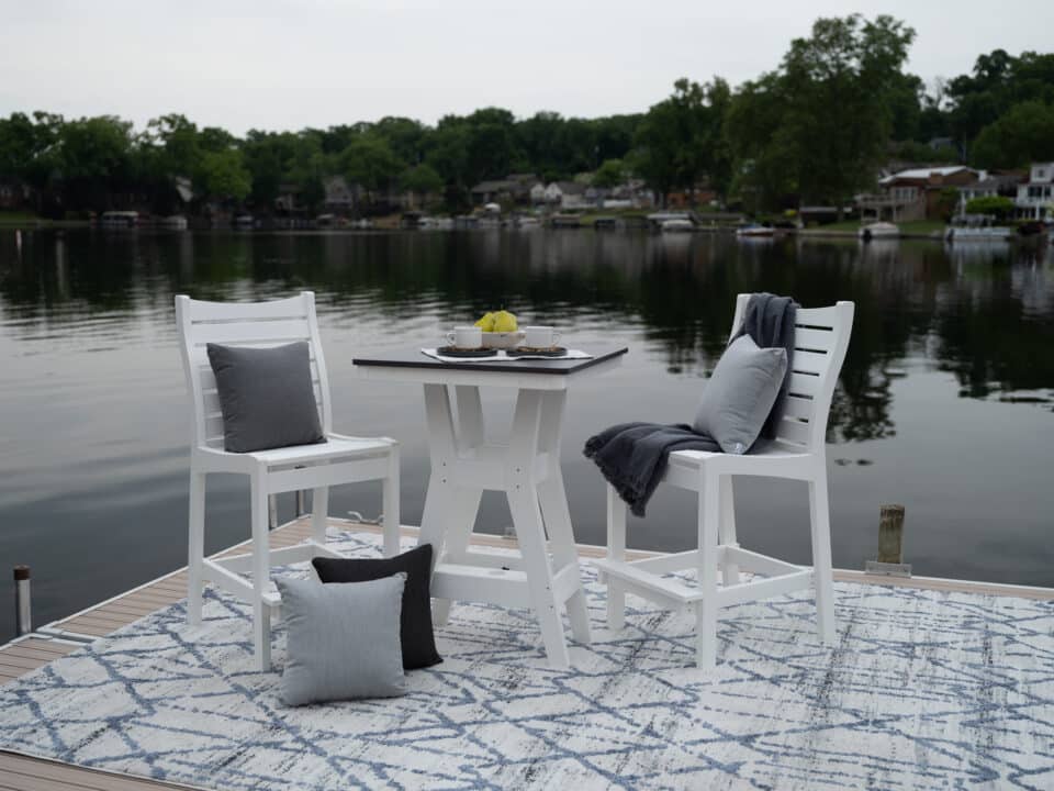 28 Inch Bar Height Harbor Table with Bristol Chairs