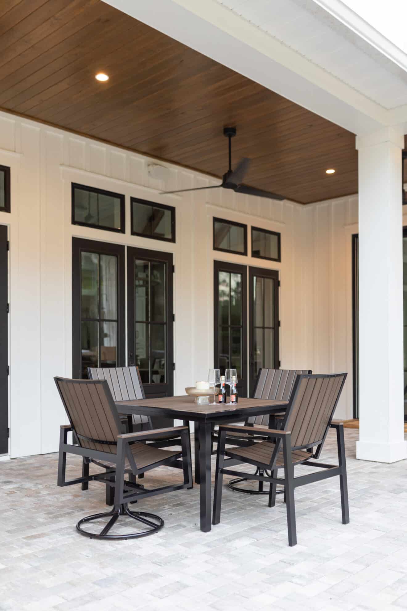 44 Inch Vida Dining Table with Vida Poly Dining Chairs